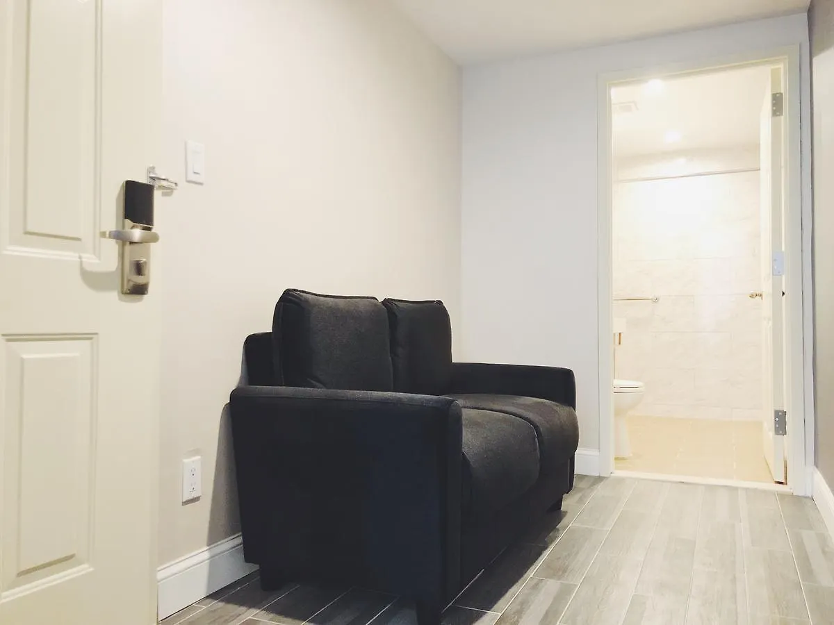 Mayfair Inn And Suites New York 2*,