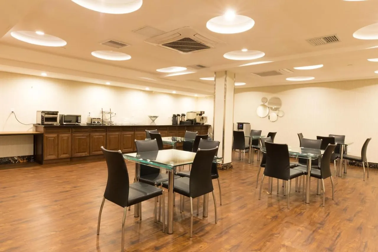 Mayfair Inn And Suites New York Hotel