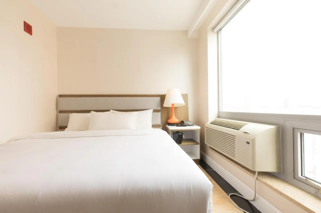Mayfair Inn And Suites New York Szálloda